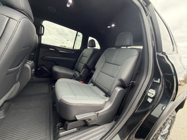 2025 GMC Acadia AT4
