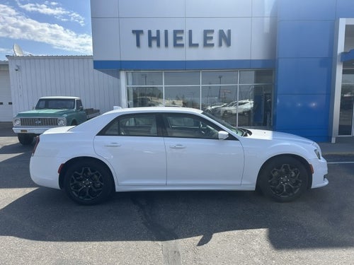 2022 Chrysler 300 Touring L