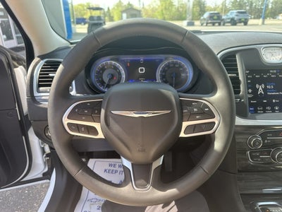 2022 Chrysler 300 Touring L