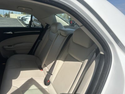 2022 Chrysler 300 Touring L