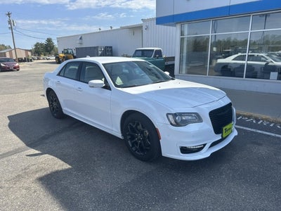 2022 Chrysler 300 Touring L