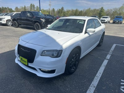 2022 Chrysler 300 Touring L
