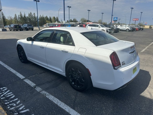 2022 Chrysler 300 Touring L