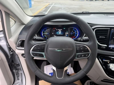 2023 Chrysler Pacifica Hybrid Touring L