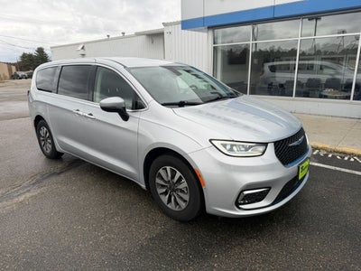 2023 Chrysler Pacifica Hybrid Touring L